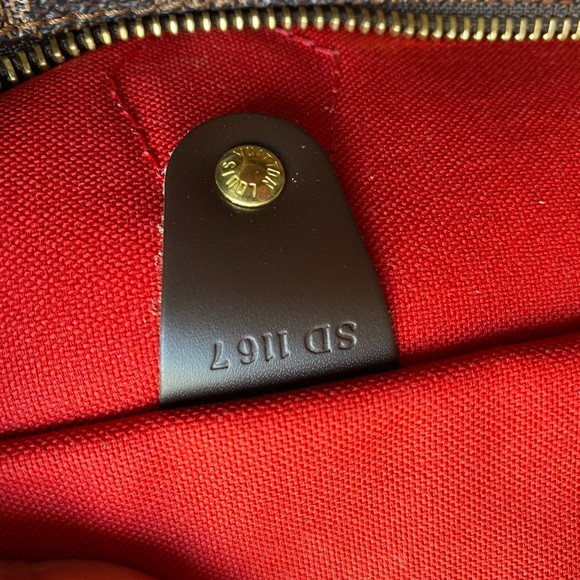 Authentic Louis Vuitton Speedy 30! - Picture 7 of 16